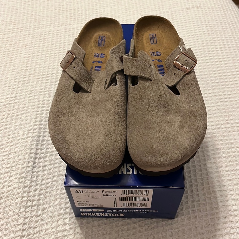 Birkenstock Boston suede taupe clogs women size 40 NWT never worn